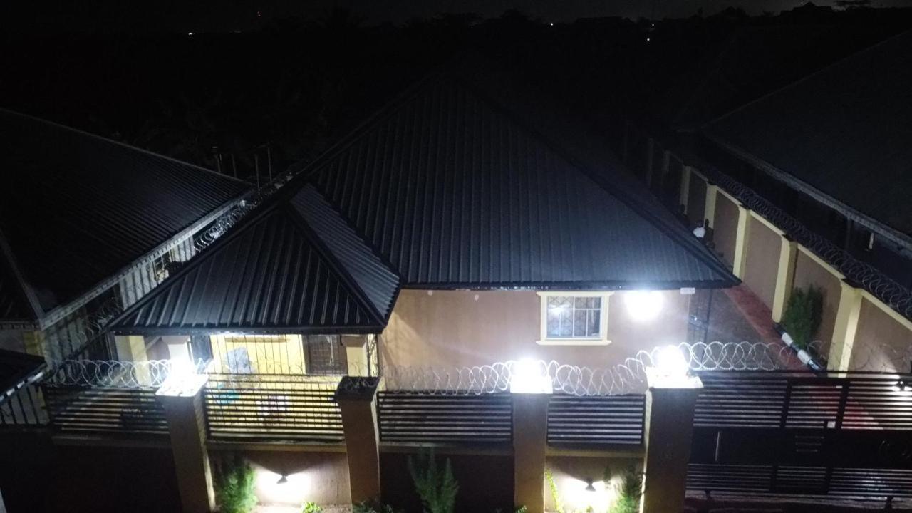 Living Green Apartments Airport Pick Up Benin-Stadt Exterior foto